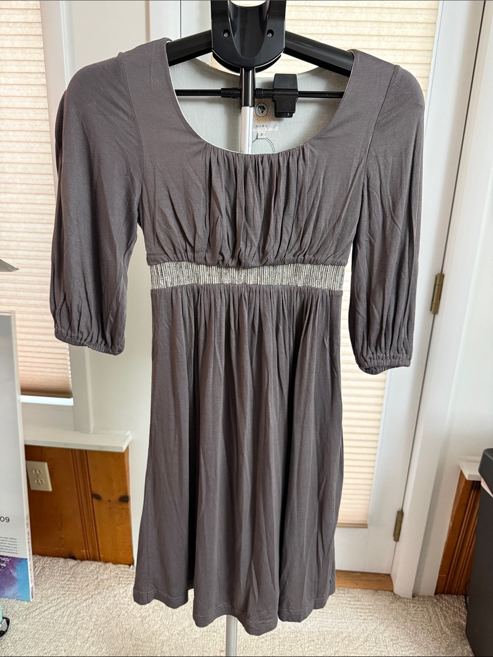 Ciel Scoop-Neck Witchy Goddess gray Midi Dress with Empire Waist sparkle Sz 2